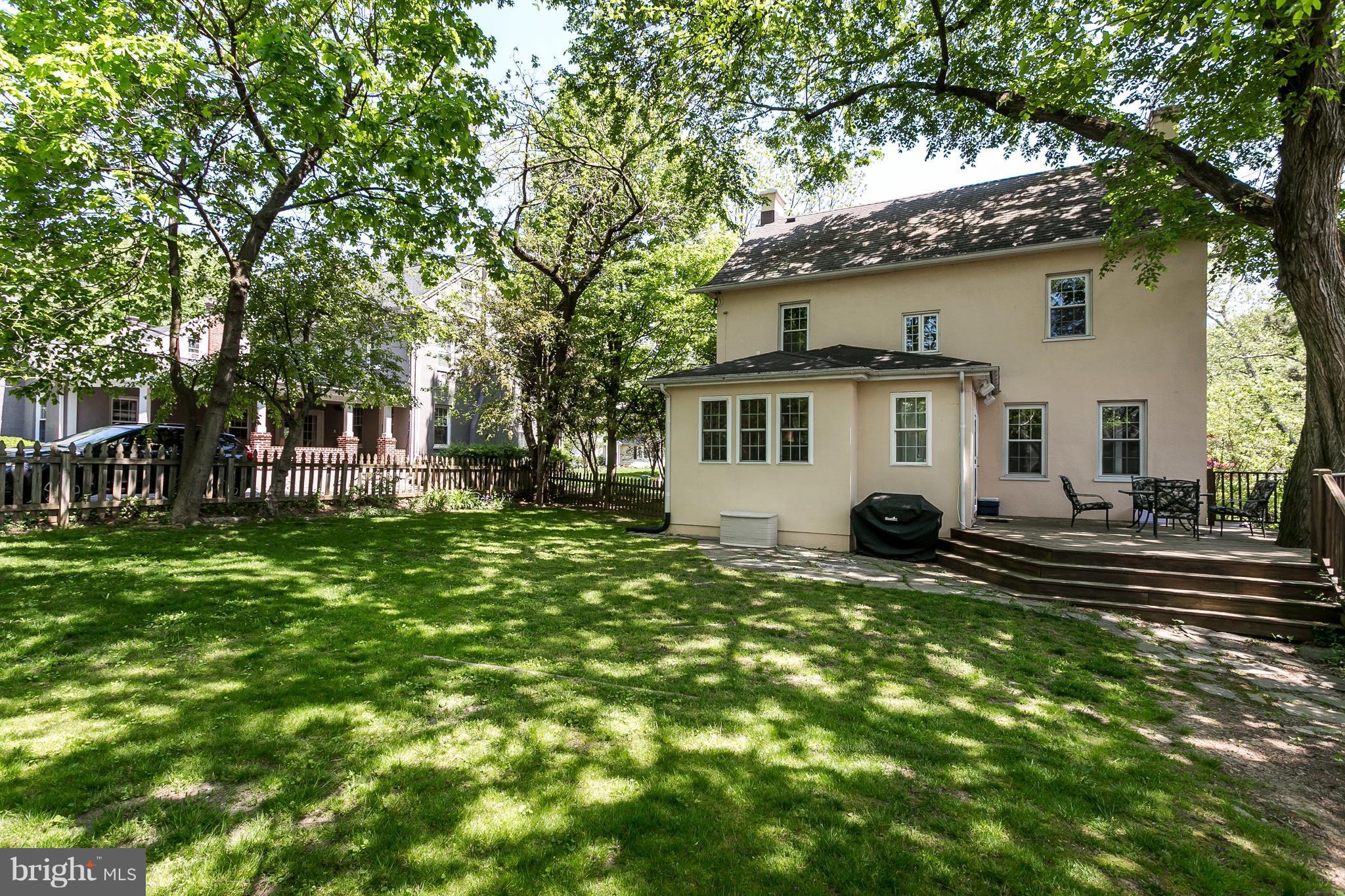 6204 Pinehurst Road Baltimore, MD 21212 - Photo 26 of 29 a view of a house with backyard and sitting area