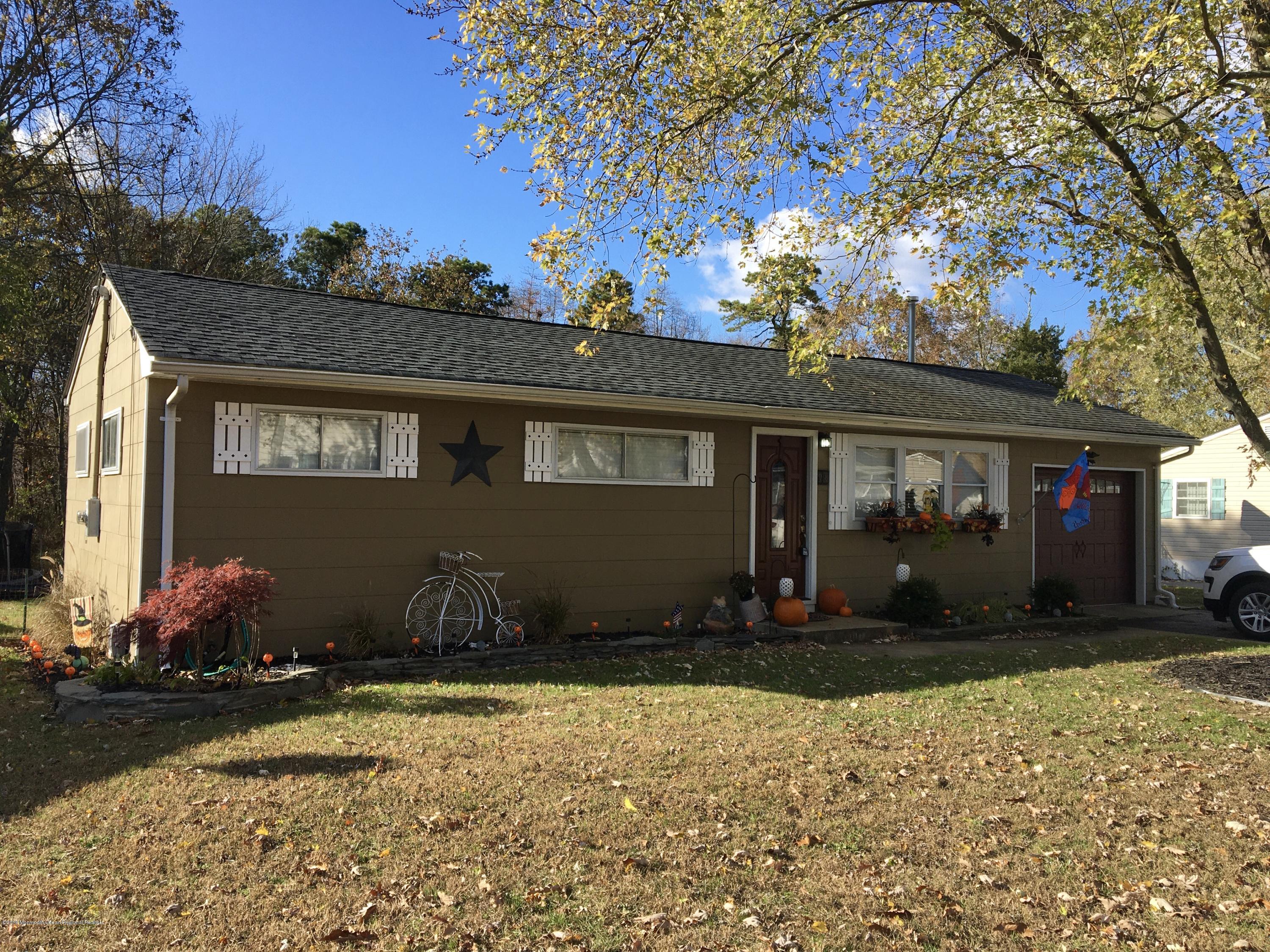 98 Stephan Road Brick, NJ 08724 - Photo 1 of 17 98 Stephan Road front of house