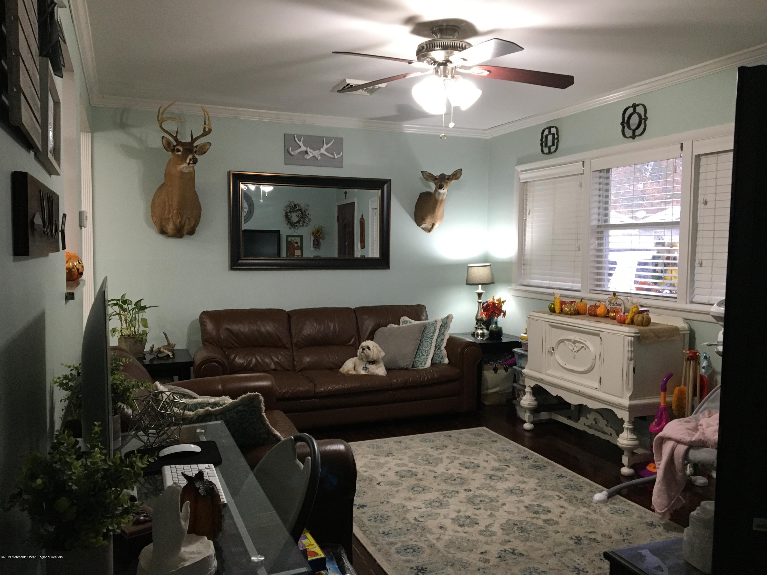 98 Stephan Road Brick, NJ 08724 - Photo 6 of 17 98 Stephan Road living room