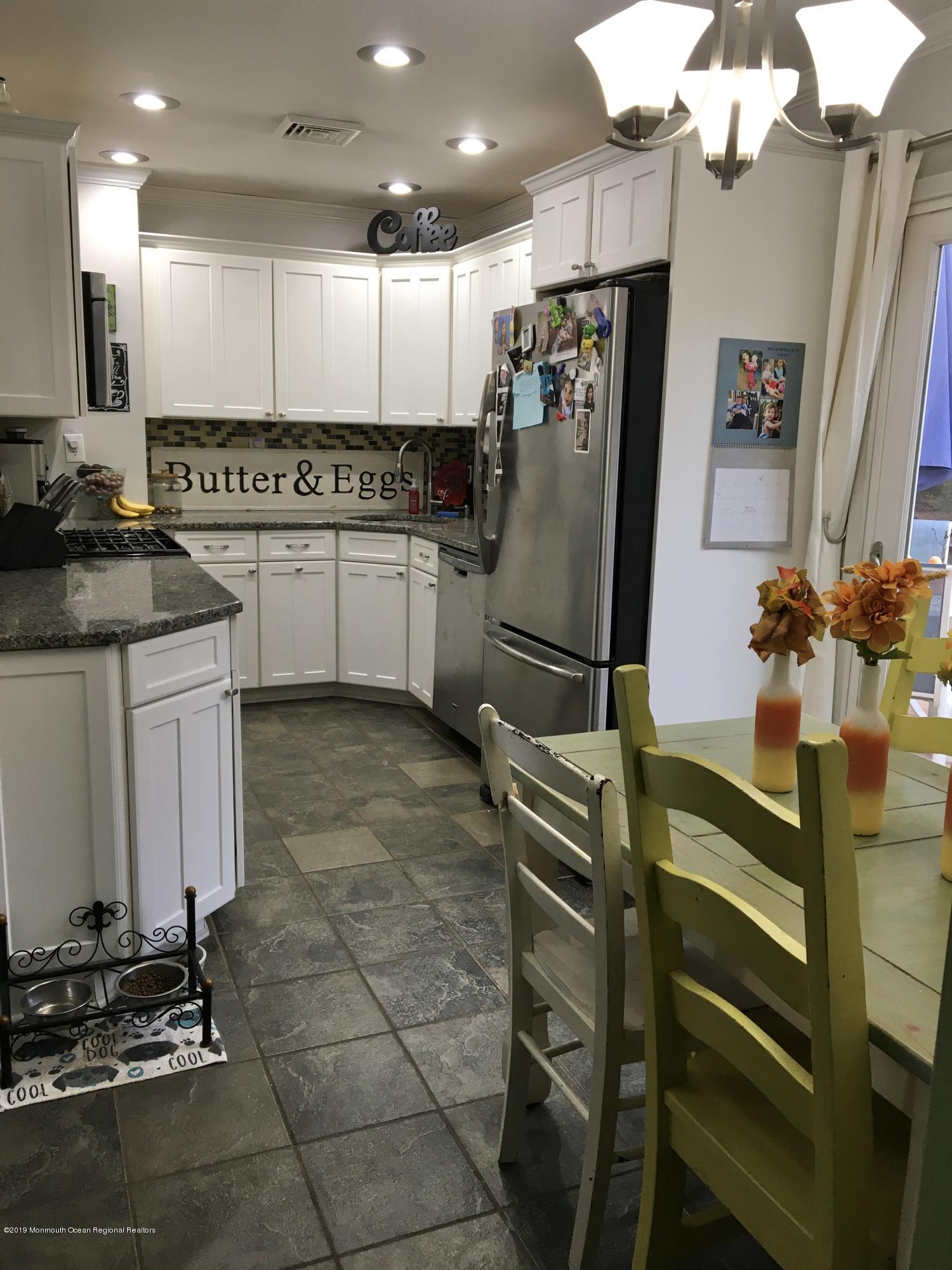 98 Stephan Road Brick, NJ 08724 - Photo 7 of 17 98 Stephan Kitchen