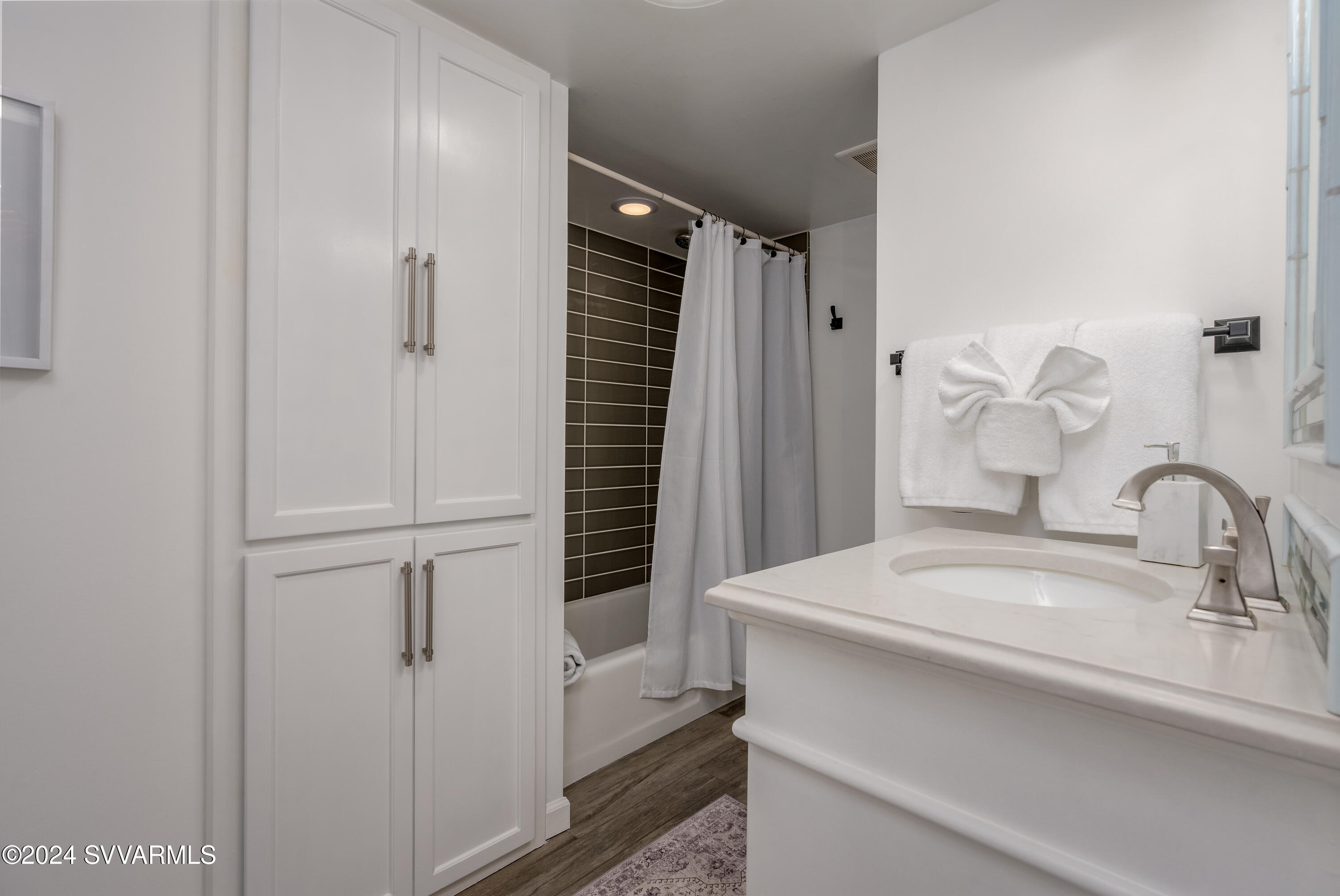 185 Pony Soldier Road Sedona, AZ 86336 - Photo 17 of 42 Primary Suite Bath