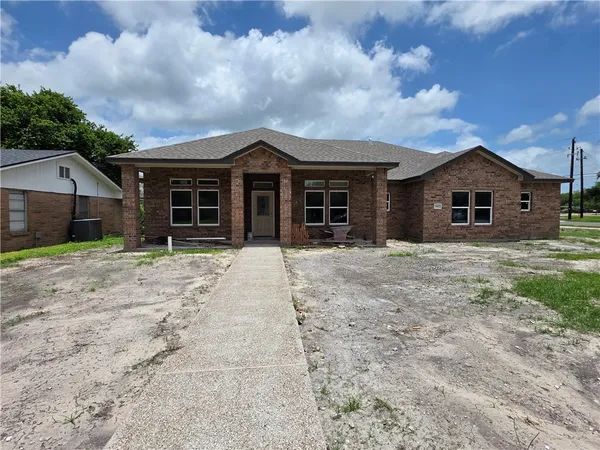 $410,000 | 13602 River Forest Drive, Corpus Christi, TX 78410