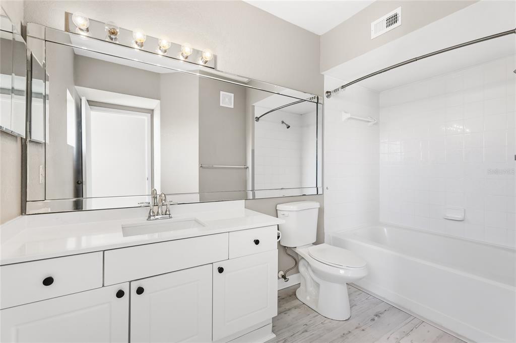 5110 Northridge Road, Unit 301 Sarasota, FL 34238 - Photo 18 of 30