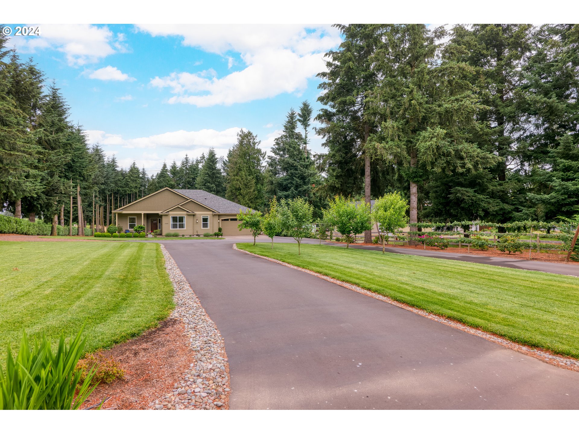 25595 South Rhoten Road Aurora, OR 97002 - Photo 3 of 48