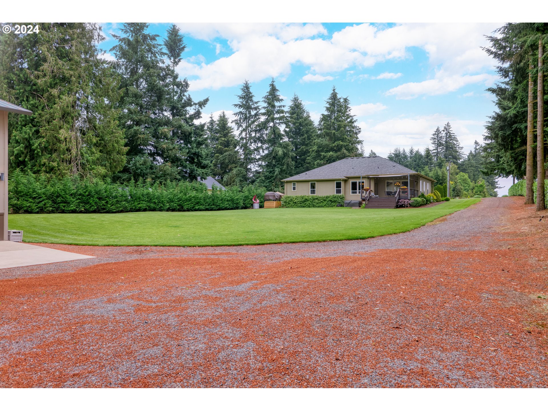 25595 South Rhoten Road Aurora, OR 97002 - Photo 34 of 48 a view of an outdoor space and a yard