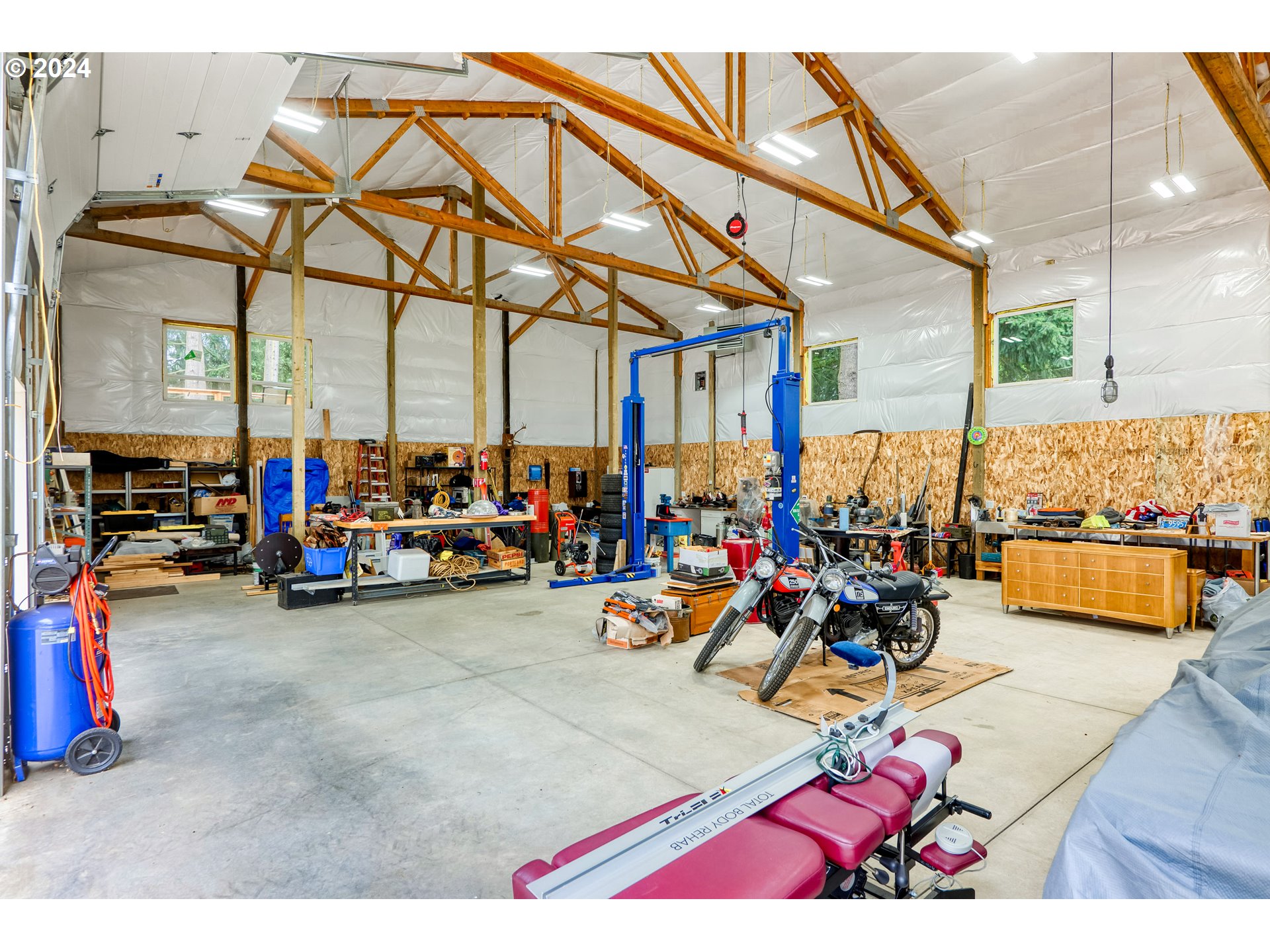 25595 South Rhoten Road Aurora, OR 97002 - Photo 41 of 48 a view of a children play room