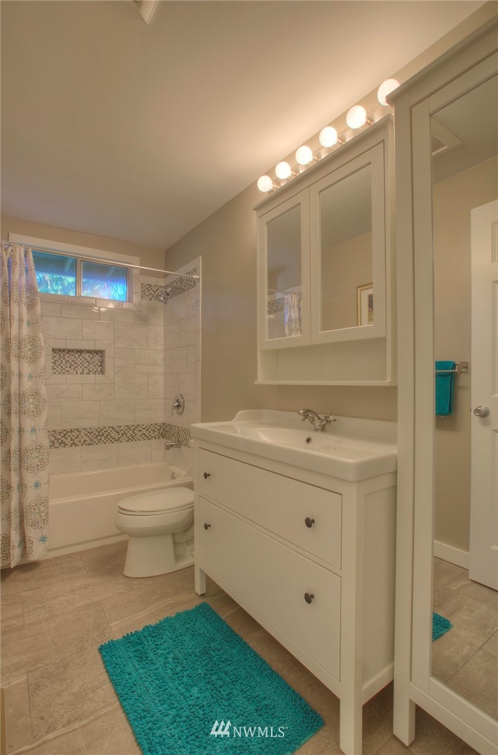 14751 173rd Avenue Southeast Renton, WA 98059 - Photo 11 of 22 Gallery Image 11