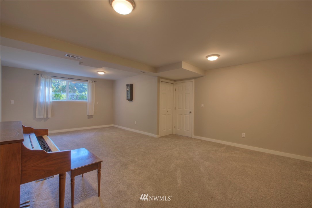 14751 173rd Avenue Southeast Renton, WA 98059 - Photo 14 of 22 Gallery Image 14