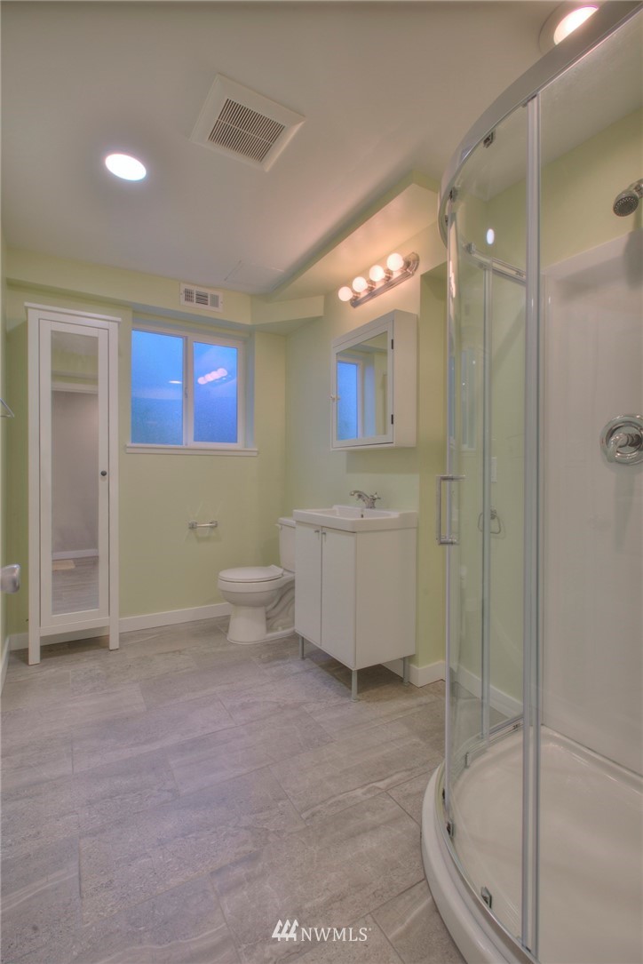 14751 173rd Avenue Southeast Renton, WA 98059 - Photo 15 of 22 Gallery Image 15