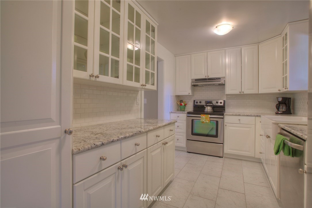 14751 173rd Avenue Southeast Renton, WA 98059 - Photo 7 of 22 Gallery Image 7