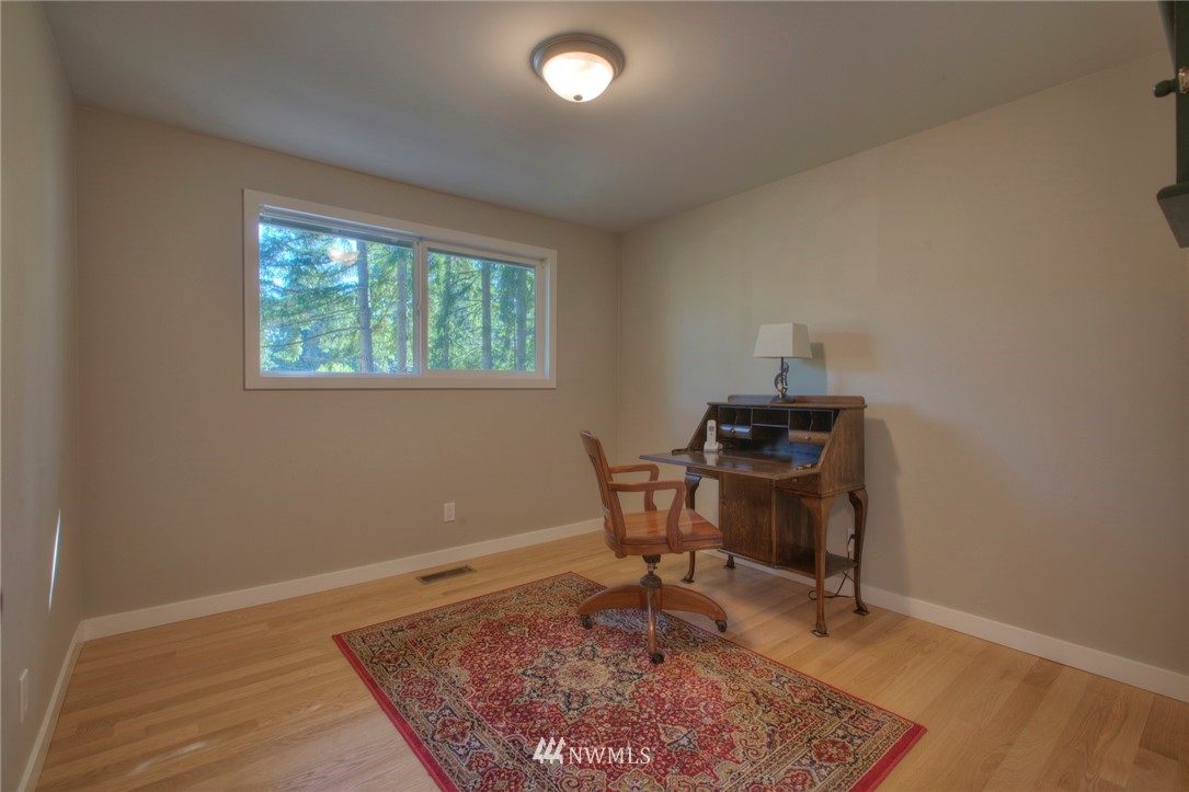 14751 173rd Avenue Southeast Renton, WA 98059 - Photo 10 of 22 Gallery Image 10