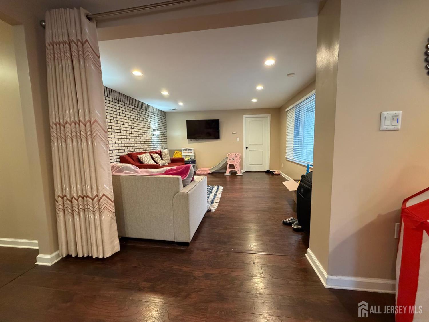 35 Clark Avenue Edison, NJ 08817 - Photo 10 of 35