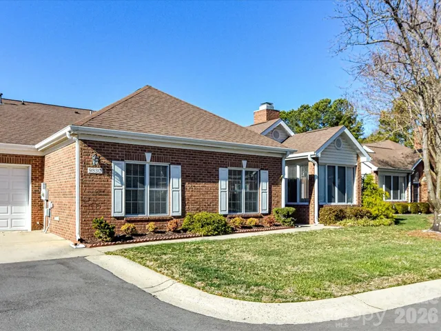 a view of a entrance door of the house
