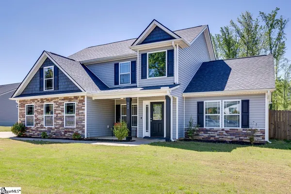 $374,900 | 984 Gibbs Road, Wellford, SC 29385