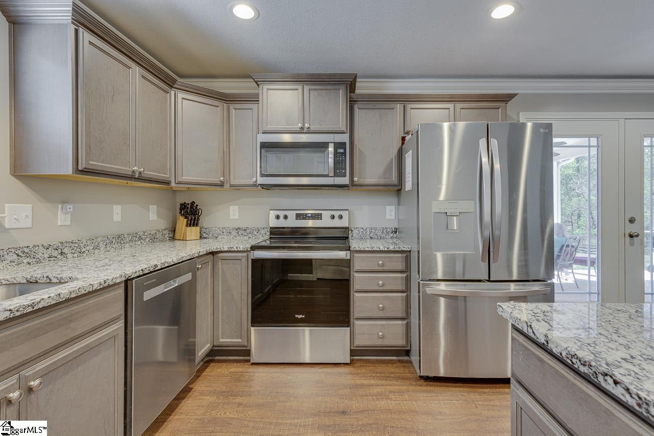 984 Gibbs Road Wellford, SC 29385 - Photo 14 of 41