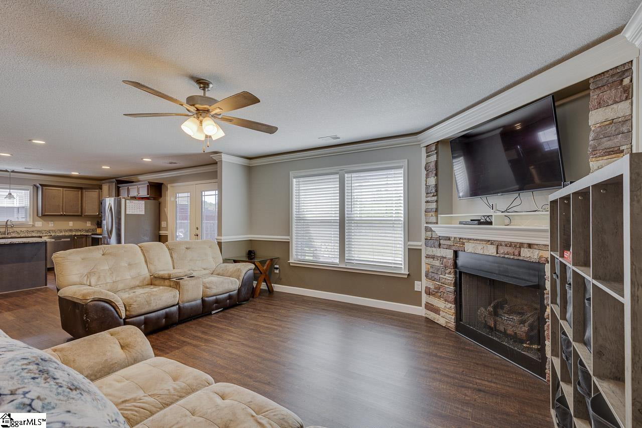 984 Gibbs Road Wellford, SC 29385 - Photo 9 of 41