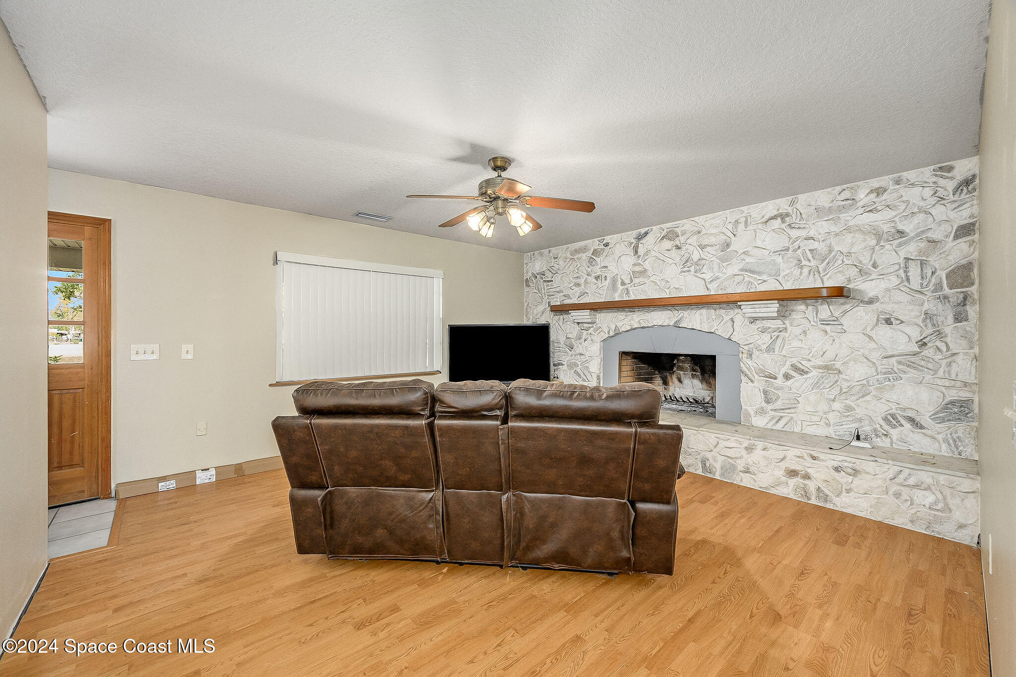 5095 Gandy Road Mims, FL 32754 - Photo 5 of 58 Living Room