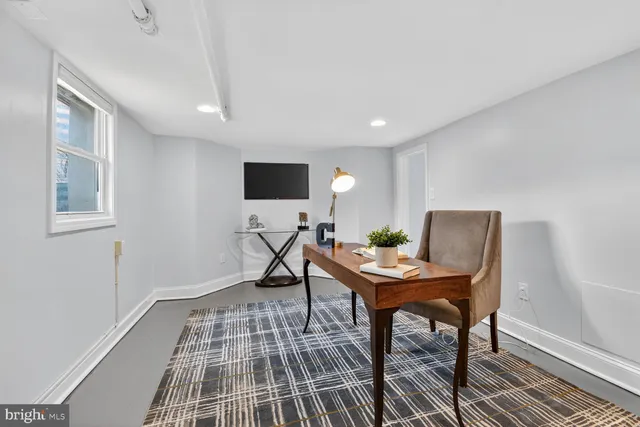 $1,400,000 | 1726 North Veitch Street, Arlington, VA 22201