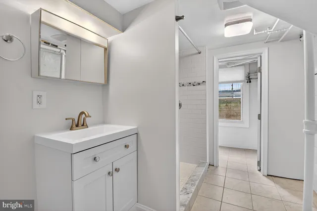 $1,400,000 | 1726 North Veitch Street, Arlington, VA 22201