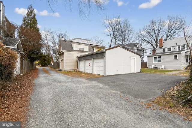 $1,400,000 | 1726 North Veitch Street, Arlington, VA 22201