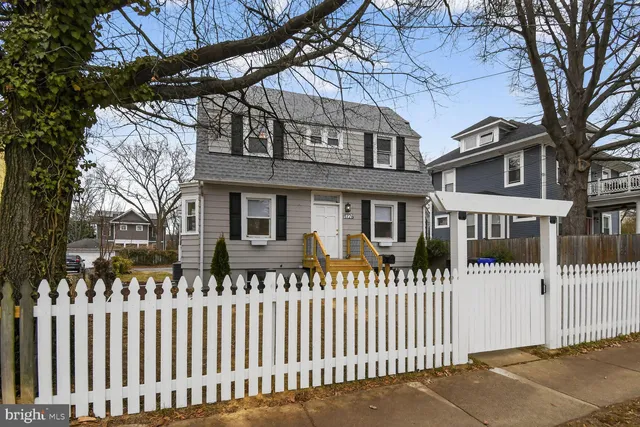 $1,400,000 | 1726 North Veitch Street, Arlington, VA 22201