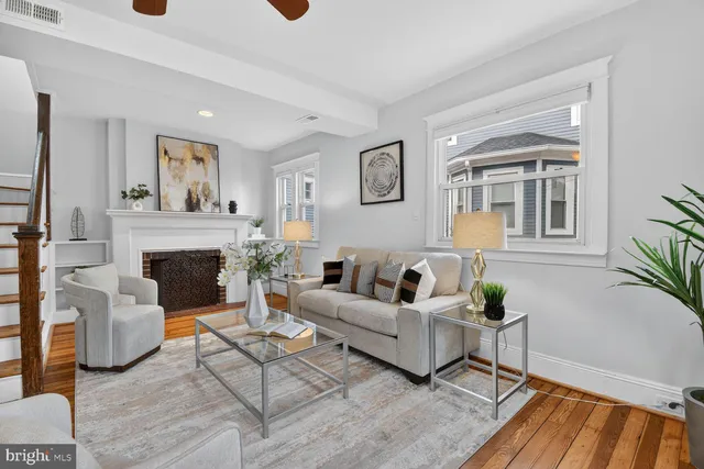 $1,400,000 | 1726 North Veitch Street, Arlington, VA 22201