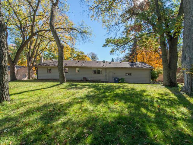 13228 Dahlgren Road Minnetonka, MN 55305 - Photo 14 of 16 Gallery Image 14