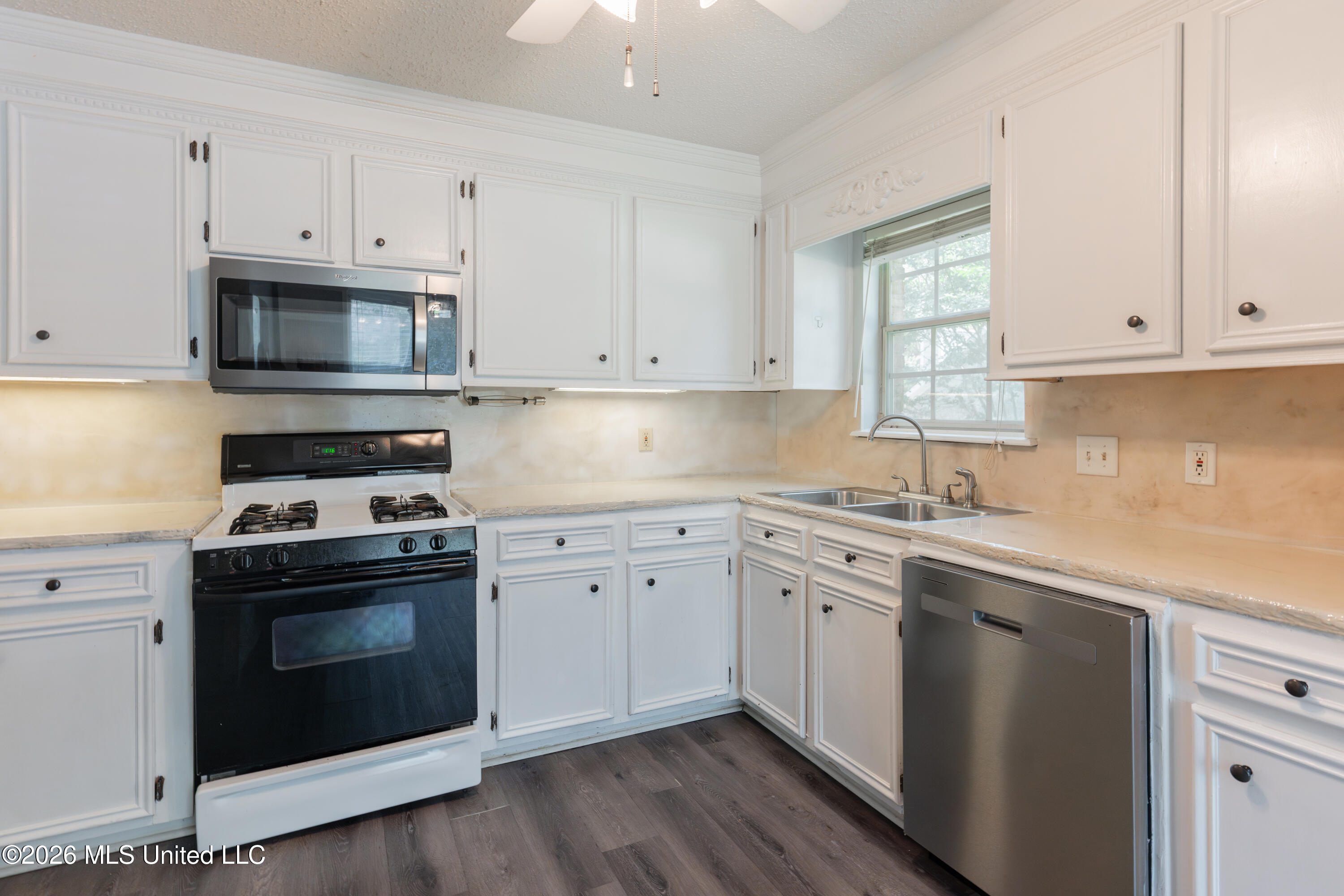 107 Yorkshire Cove Clinton, MS 39056 - Photo 11 of 59 11-Kitchen
