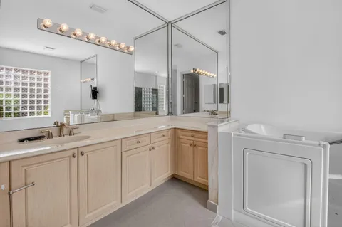 $899,000 | 6940 Balboa Island Court, Delray Beach, FL 33446