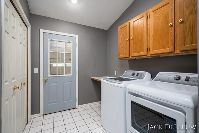 $475,000 | 6696 Highmeadow Drive Southwest, Byron Center, MI 49315