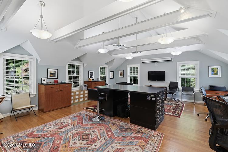 39 Stanwich Road Greenwich, CT 06830 - Photo 19 of 33 a6e71ef3193d3f5d8b1ed32f70c21f212b51babc