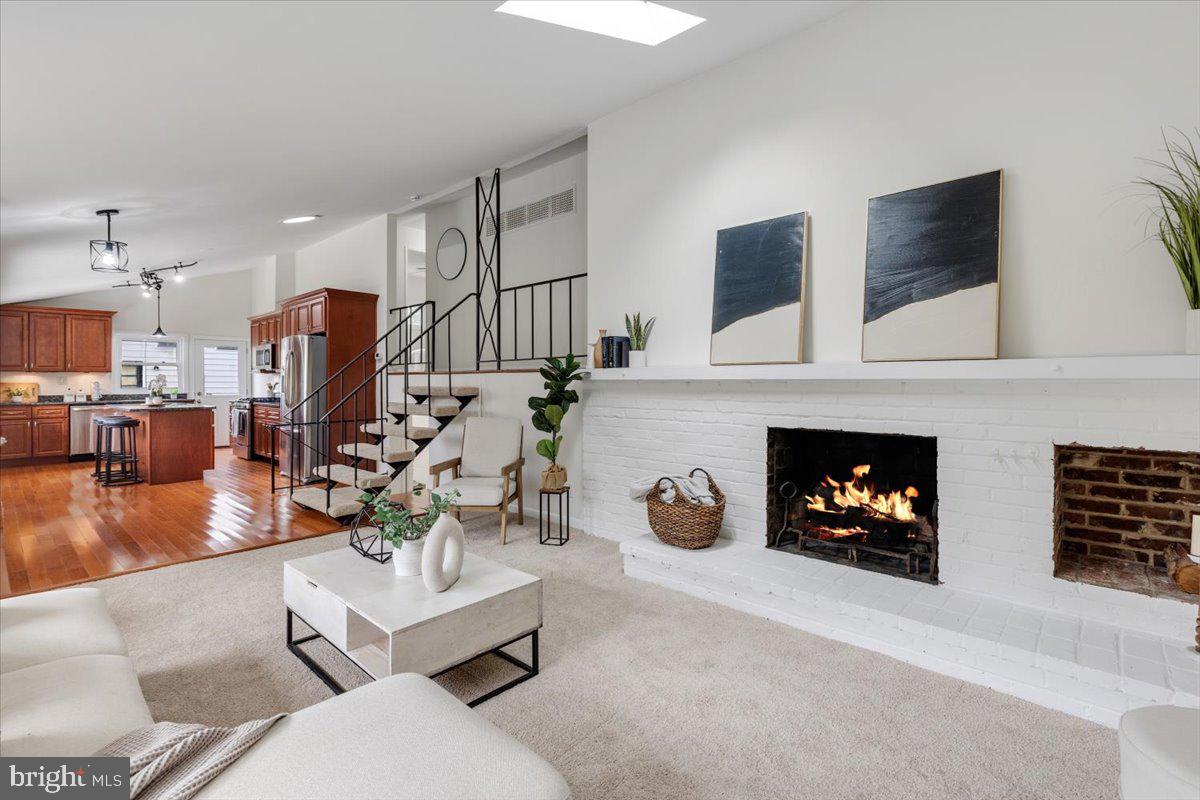 4527 Roundhill Road Alexandria, VA 22310 - Photo 2 of 26 Gallery Image 2
