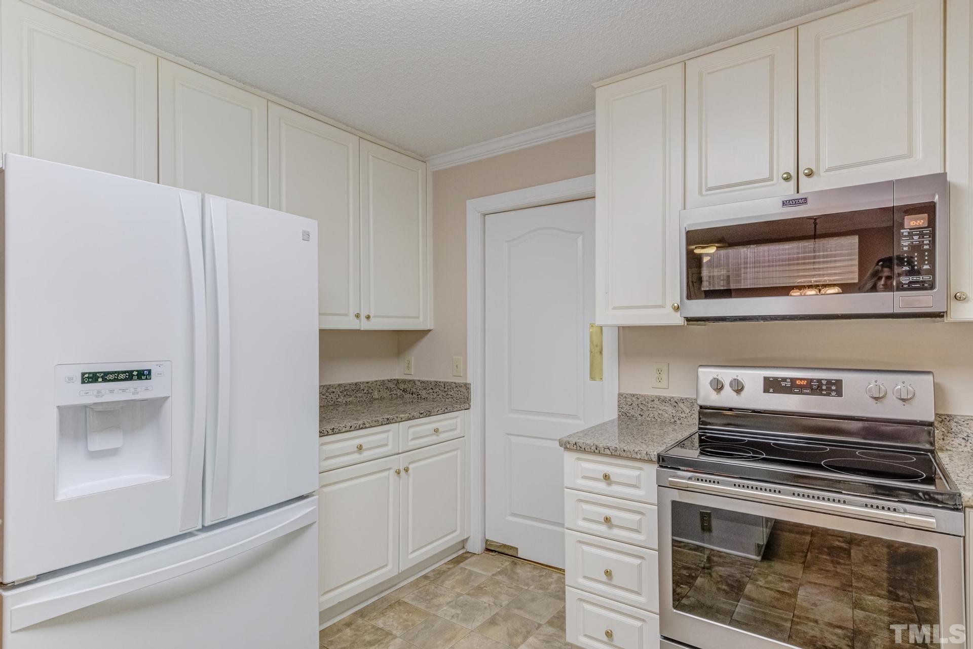 6112 Montcastle Court Raleigh, NC 27612 - Photo 16 of 39 Gallery Image 16