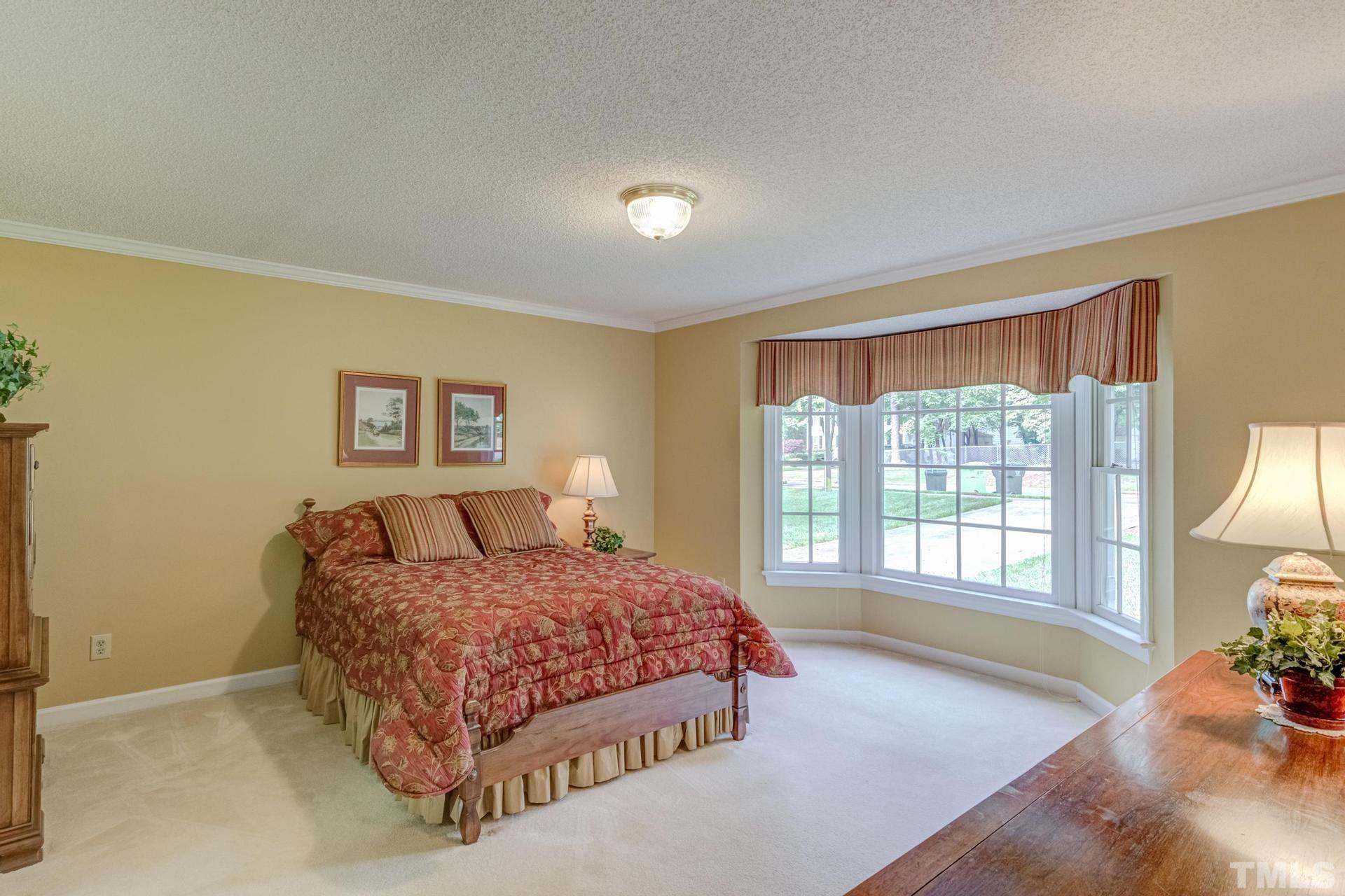 6112 Montcastle Court Raleigh, NC 27612 - Photo 19 of 39 Gallery Image 19