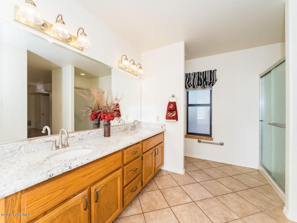 1760 Coyote Road Prescott, AZ 86303 - Photo 18 of 28 Master Bathroom Suite