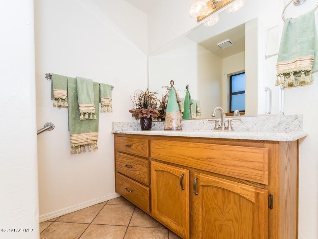 1760 Coyote Road Prescott, AZ 86303 - Photo 24 of 28 Guest Bathroom