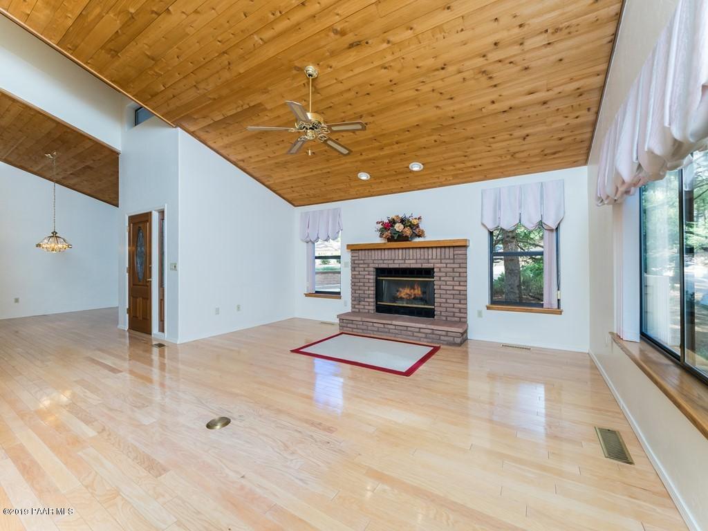 1760 Coyote Road Prescott, AZ 86303 - Photo 6 of 28 Vaulted Ceilings