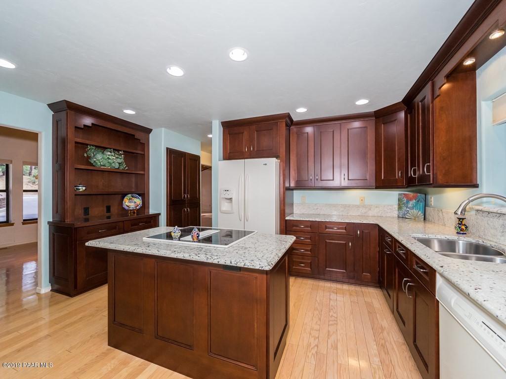 1760 Coyote Road Prescott, AZ 86303 - Photo 10 of 28 Gorgeous Cooks Kitchen