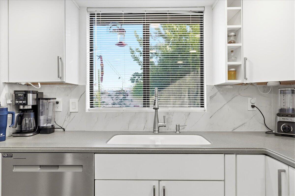 68355 Espada Road Cathedral City, CA 92234 - Photo 15 of 34 20-Kitchen