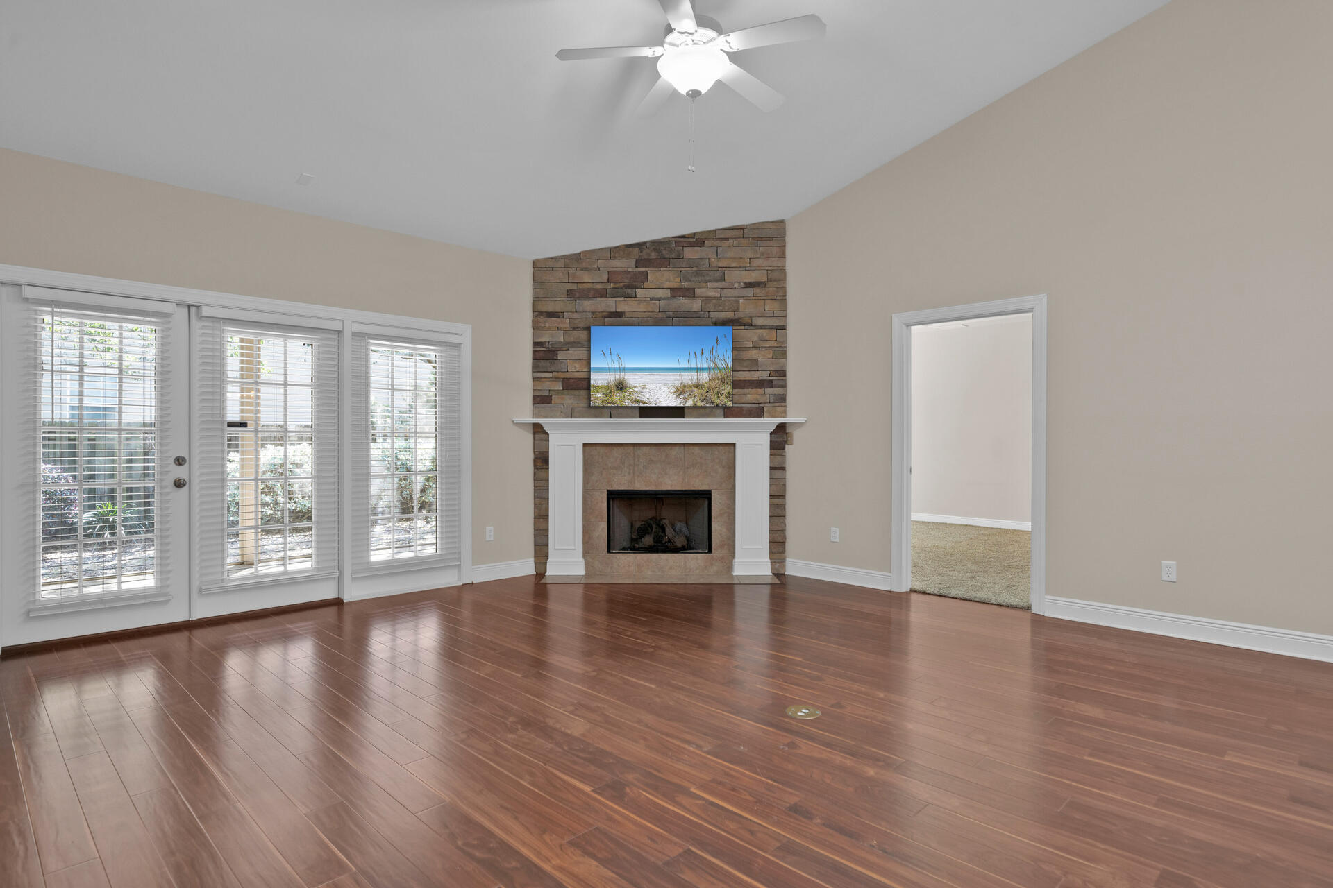 4218 Jade Loop Destin FL 32541 USA-025-0