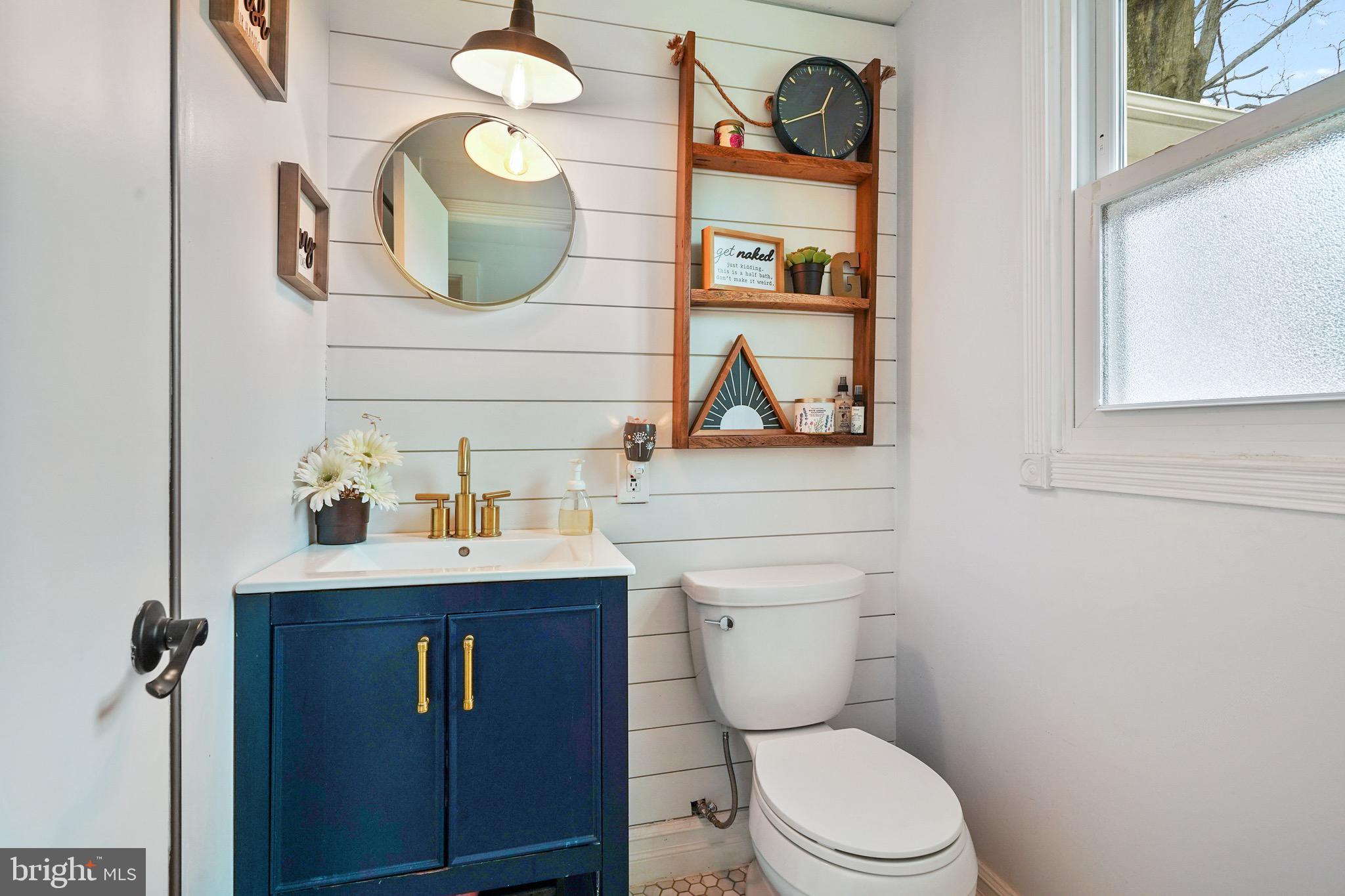 8902 Battery Road Alexandria, VA 22308 - Photo 21 of 45 Bath entry level