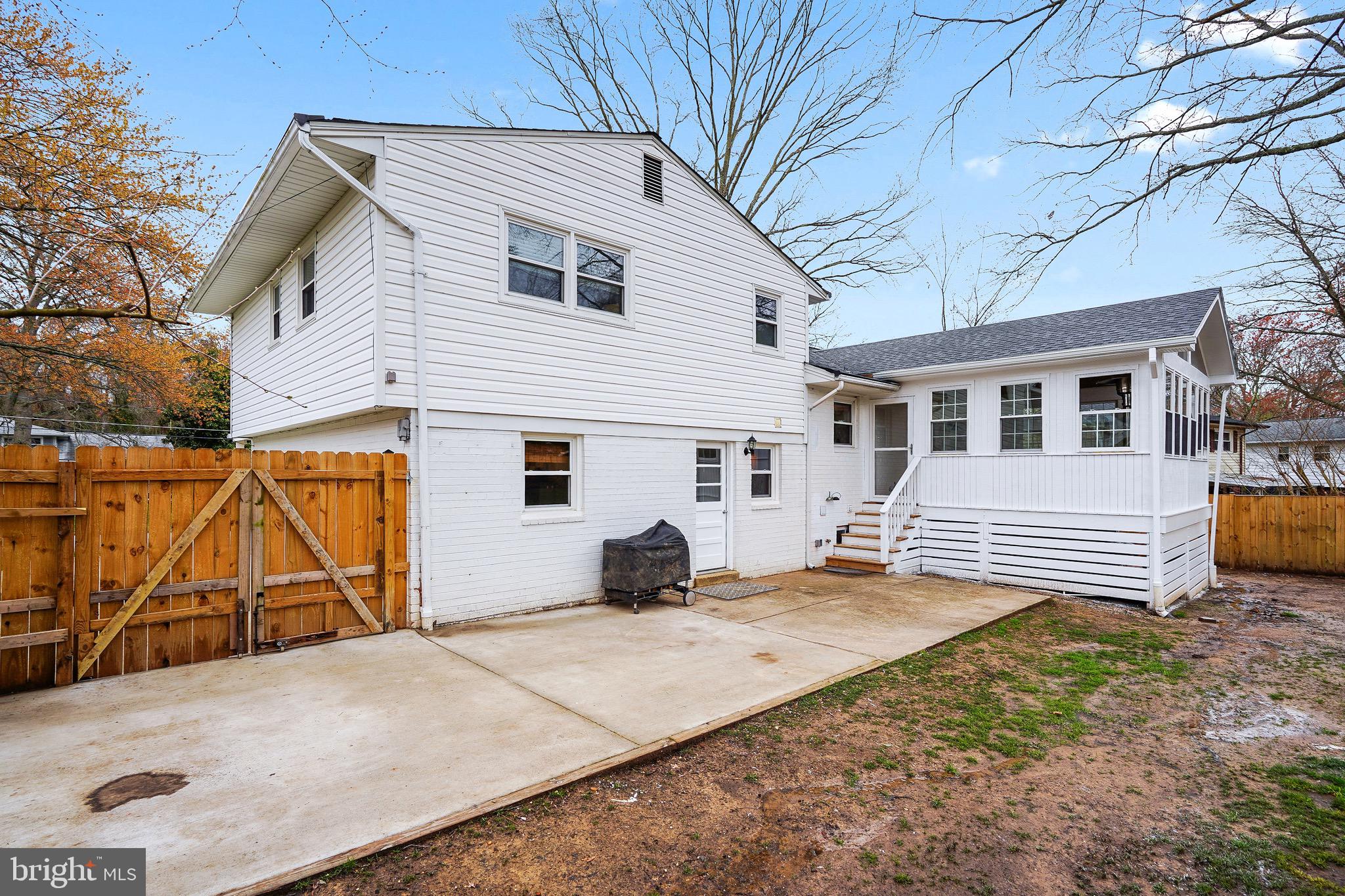 8902 Battery Road Alexandria, VA 22308 - Photo 31 of 45 Rear Elevation