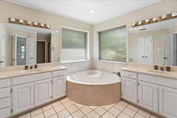 $749,000 | 15744 Timberhill Drive, Flint, TX 75762