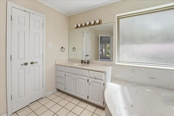 $749,000 | 15744 Timberhill Drive, Flint, TX 75762