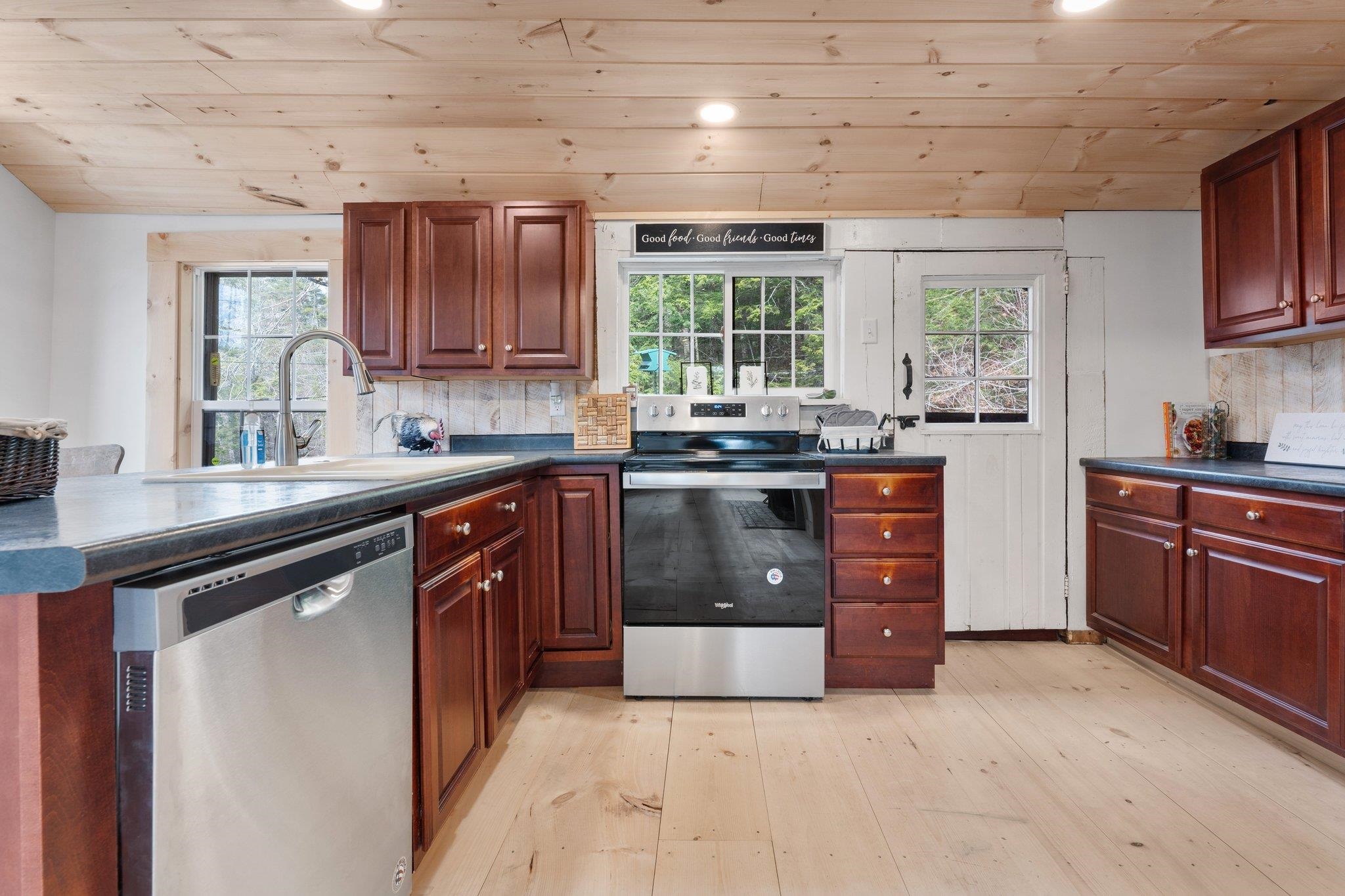 1035 Highway 123A Acworth, NH 03607 - Photo 10 of 47