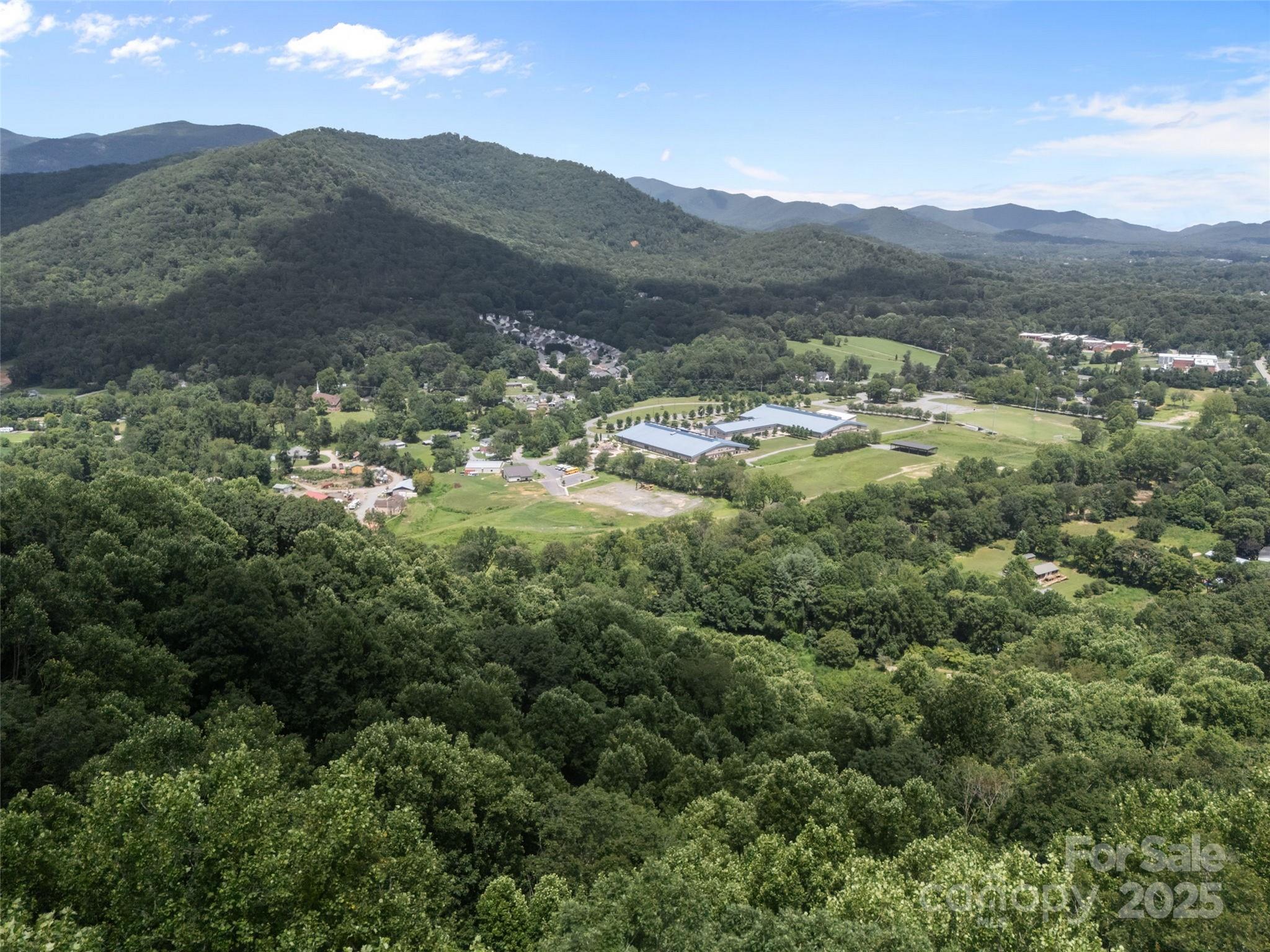 152 Red Road, Unit 17 Swannanoa, NC 28778 - Photo 2 of 4