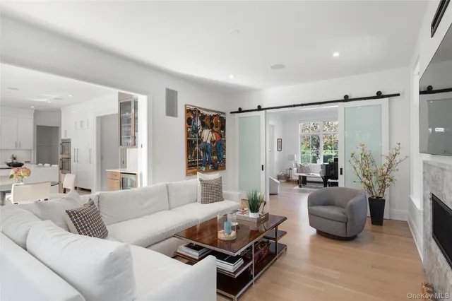 $4,485,000 | 16 Myrtledale Road, Scarsdale, NY 10583