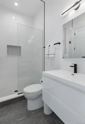 $4,485,000 | 16 Myrtledale Road, Scarsdale, NY 10583