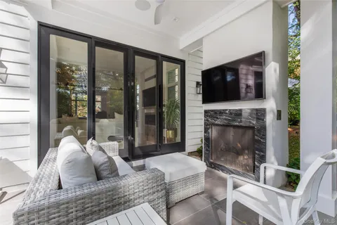 $4,485,000 | 16 Myrtledale Road, Scarsdale, NY 10583