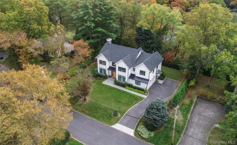 $4,485,000 | 16 Myrtledale Road, Scarsdale, NY 10583
